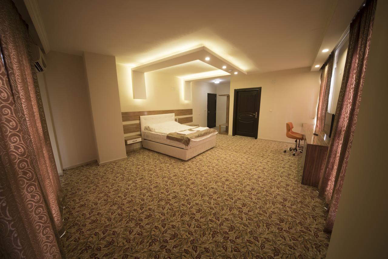Osmaniye Hanedan Otel מראה חיצוני תמונה
